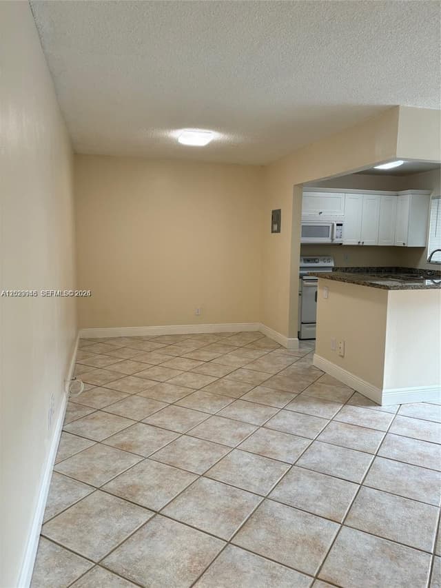 7910 Taft St # 214, Pembroke Pines FL 33024 - Pembroke Pines, FL - Photo 5