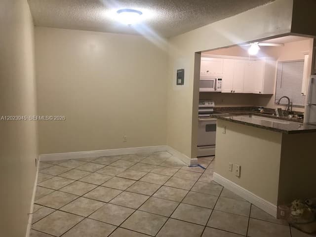 7910 Taft St # 214, Pembroke Pines FL 33024 - Pembroke Pines, FL - Photo 4