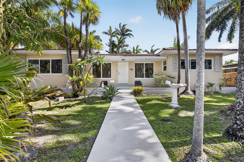 742 Hollywood Boulevard, Hollywood FL 33019