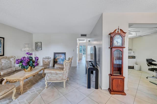 1902 Bermuda Circle # L2, Coconut Creek FL 33066 - Coconut Creek, FL - Photo 3