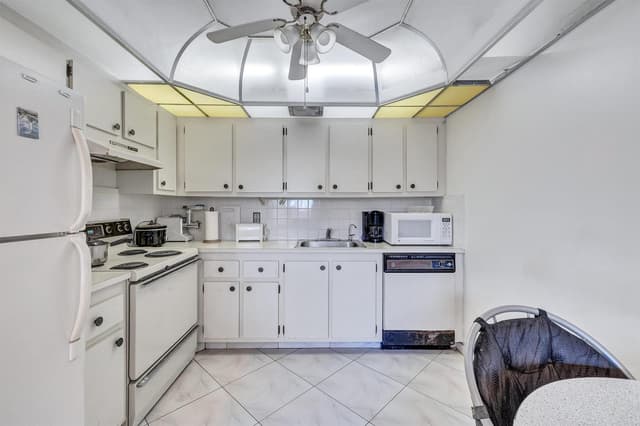 1902 Bermuda Circle # L2, Coconut Creek FL 33066 - Coconut Creek, FL - Photo 5