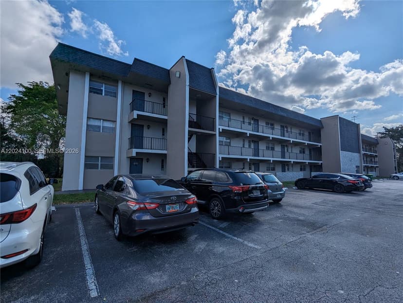 8020 Fairview Dr # 301, Tamarac FL 33321