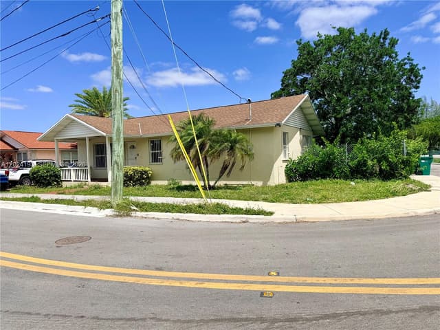 408 NW 12th St, Florida City FL 33034 - Florida City, FL - Photo 2