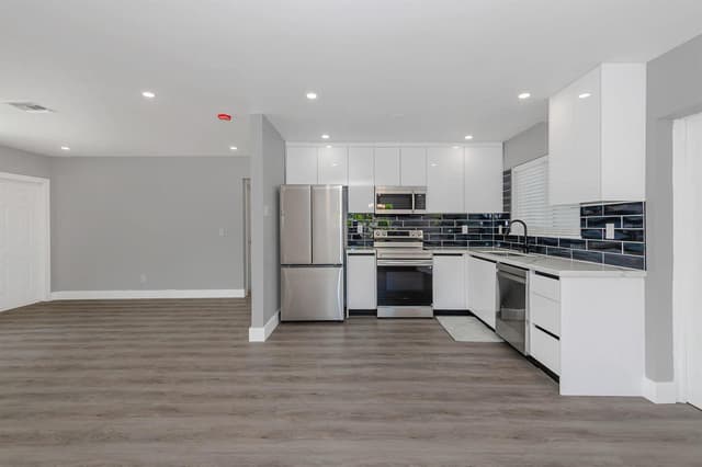 2733 NE 6th Avenue, Wilton Manors FL 33334 - Wilton Manors, FL - Photo 6