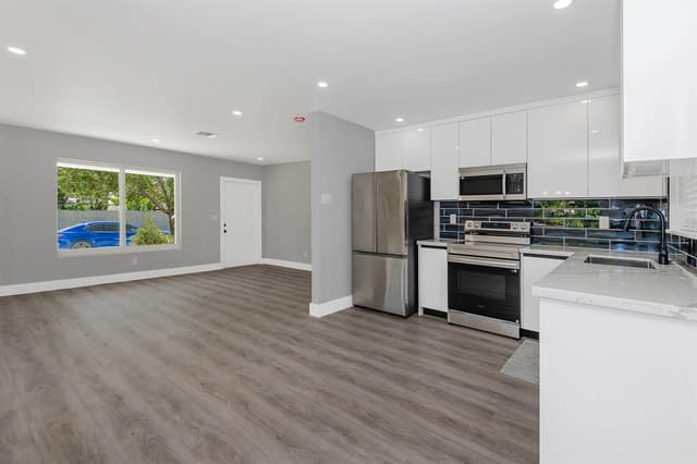 2733 NE 6th Avenue, Wilton Manors FL 33334 - Wilton Manors, FL - Photo 7