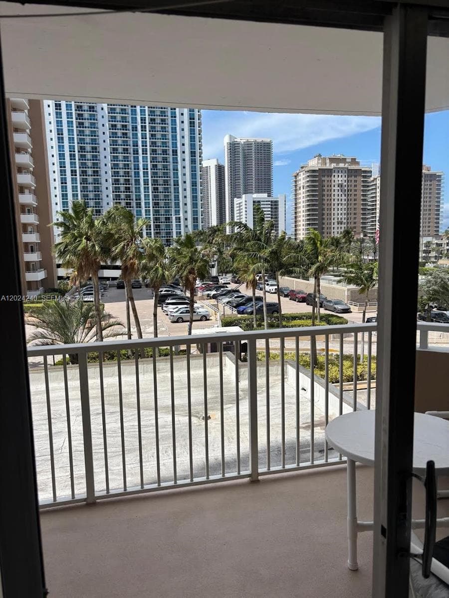 1985 S Ocean Dr # 3B, Hallandale Beach FL 33009 - Hallandale Beach, FL - Photo 1