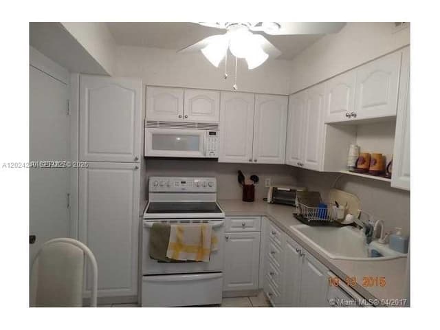 1985 S Ocean Dr # 3B, Hallandale Beach FL 33009 - Hallandale Beach, FL - Photo 4