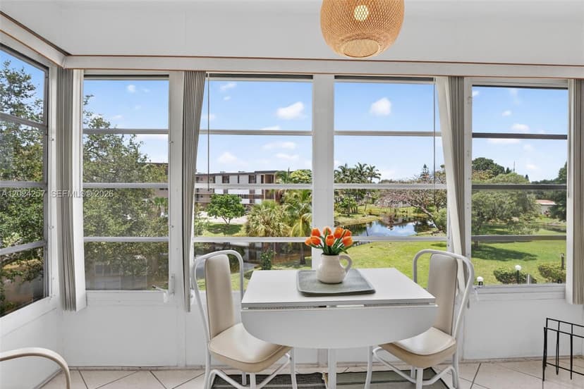 2800 NW 47th Ter # 303B, Lauderdale Lakes FL 33313