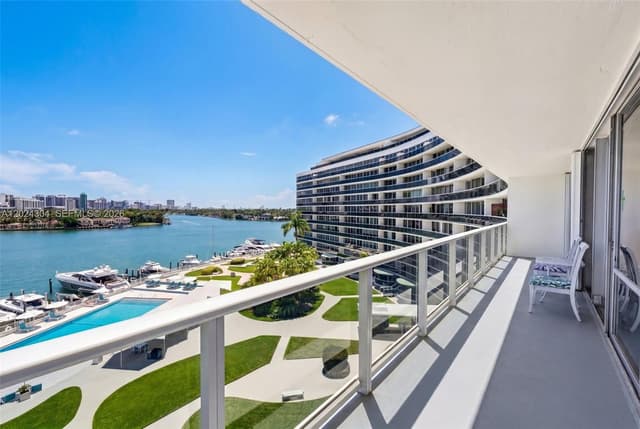 900 Bay Dr # 606, Miami Beach FL 33141 - Miami Beach, FL - Photo 2