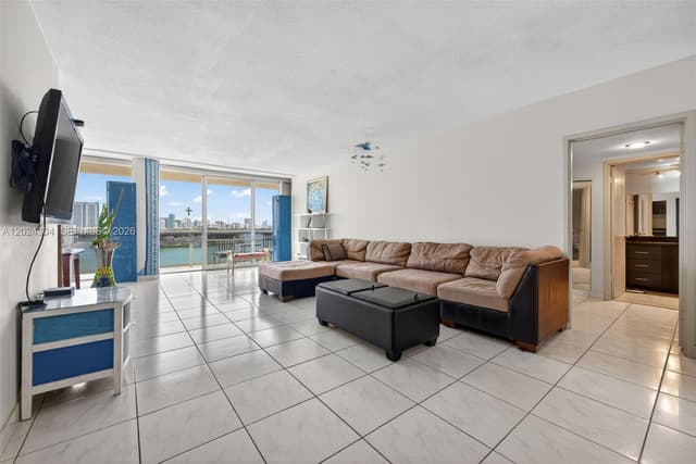 900 Bay Dr # 606, Miami Beach FL 33141 - Miami Beach, FL - Photo 4