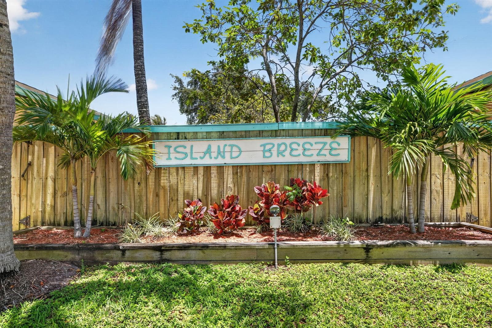 305 SW 16th Street, Fort Lauderdale FL 33315