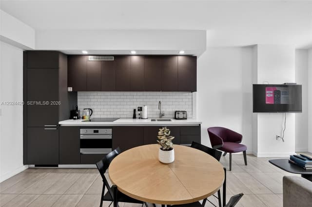 227 NE 2nd St # 2805, Miami FL 33132 - Miami, FL - Photo 4