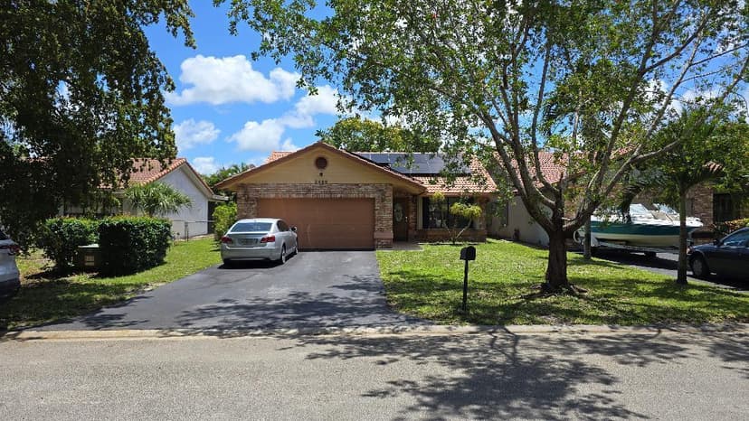 2499 NW 92nd Avenue, Coral Springs FL 33065