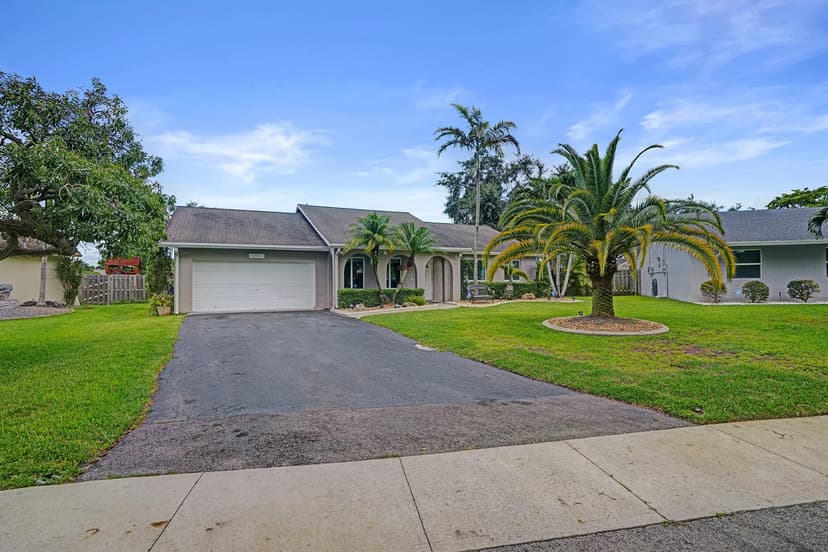 10141 SW 49th Court, Cooper City FL 33328