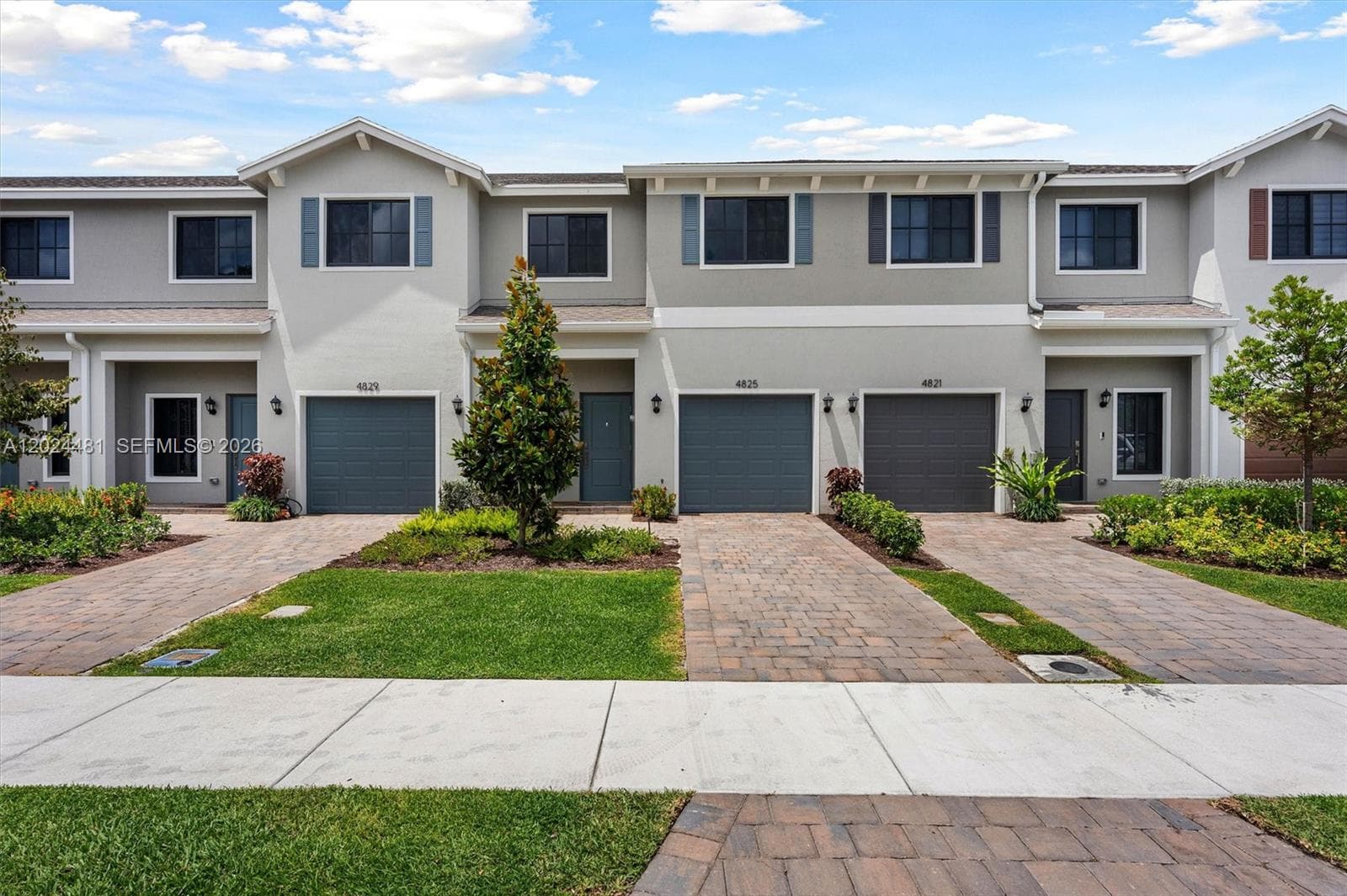 4825 Dillion St, Lake Worth FL 33463 - Lake Worth, FL - Photo 1