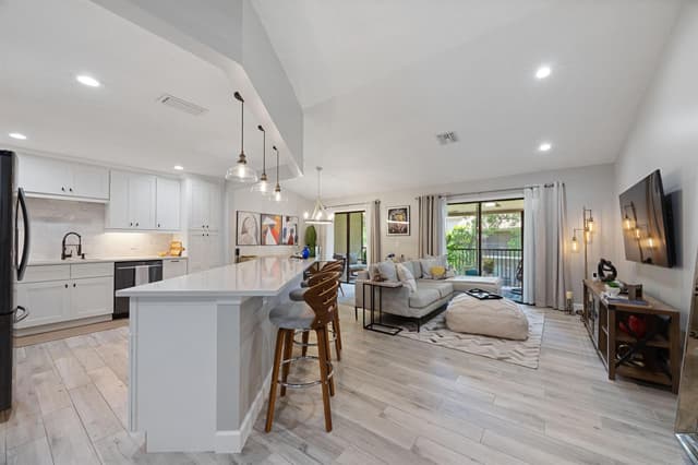 5710 Coach House Circle # F, Boca Raton FL 33486 - Boca Raton, FL - Photo 2