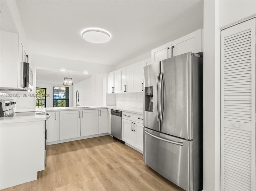 7547 Fairfax Dr # 210, Tamarac FL 33321