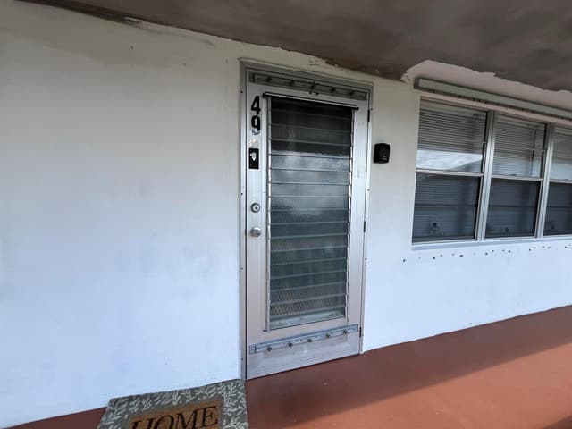 49 Cambridge B, West Palm Beach FL 33417 - West Palm Beach, FL - Photo 2