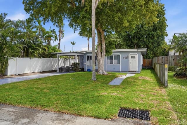712 NE 10th Avenue, Pompano Beach FL 33060 - Pompano Beach, FL - Photo 2