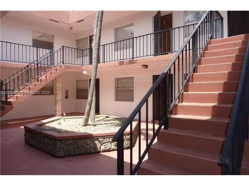 344 SW 1st St # 9, Pompano Beach FL 33060
