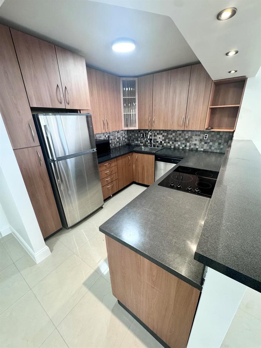 600 Three Islands Boulevard # 1108, Hallandale Beach FL 33009