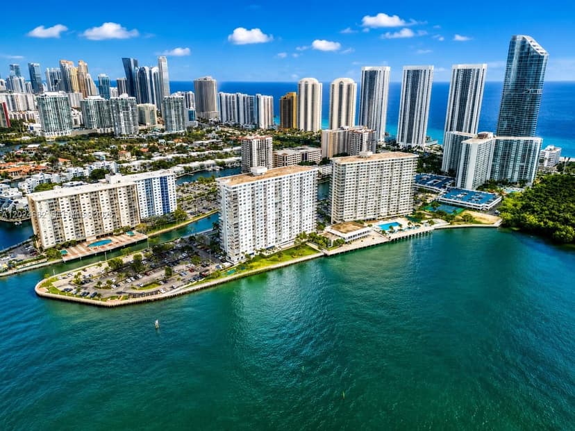 300 Bayview Dr # 807, Sunny Isles Beach FL 33160