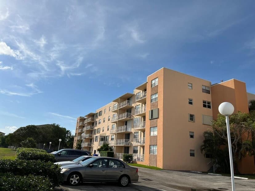 480 Executive Center Drive # 4a, West Palm Beach FL 33401