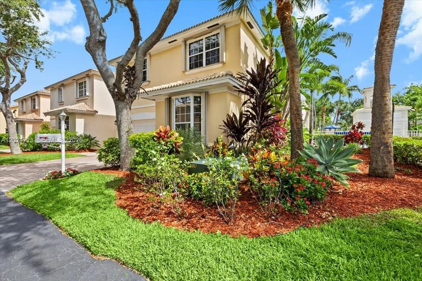 1241 Grant St, Hollywood FL 33019