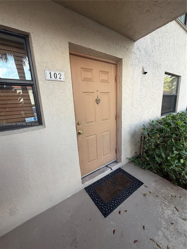 15718 E Waterside Cir # 102, Sunrise FL 33326 - Sunrise, FL - Photo 2