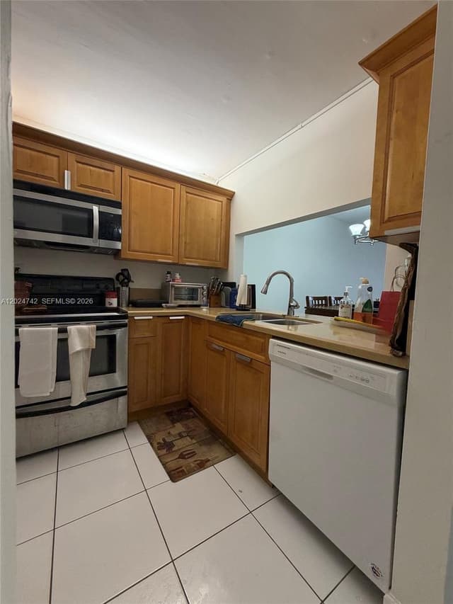 15718 E Waterside Cir # 102, Sunrise FL 33326 - Sunrise, FL - Photo 6