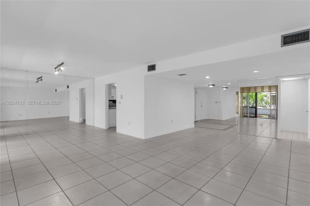 13951 Kendale Lakes Cir # 208A, Miami FL 33183 - Miami, FL - Photo 6