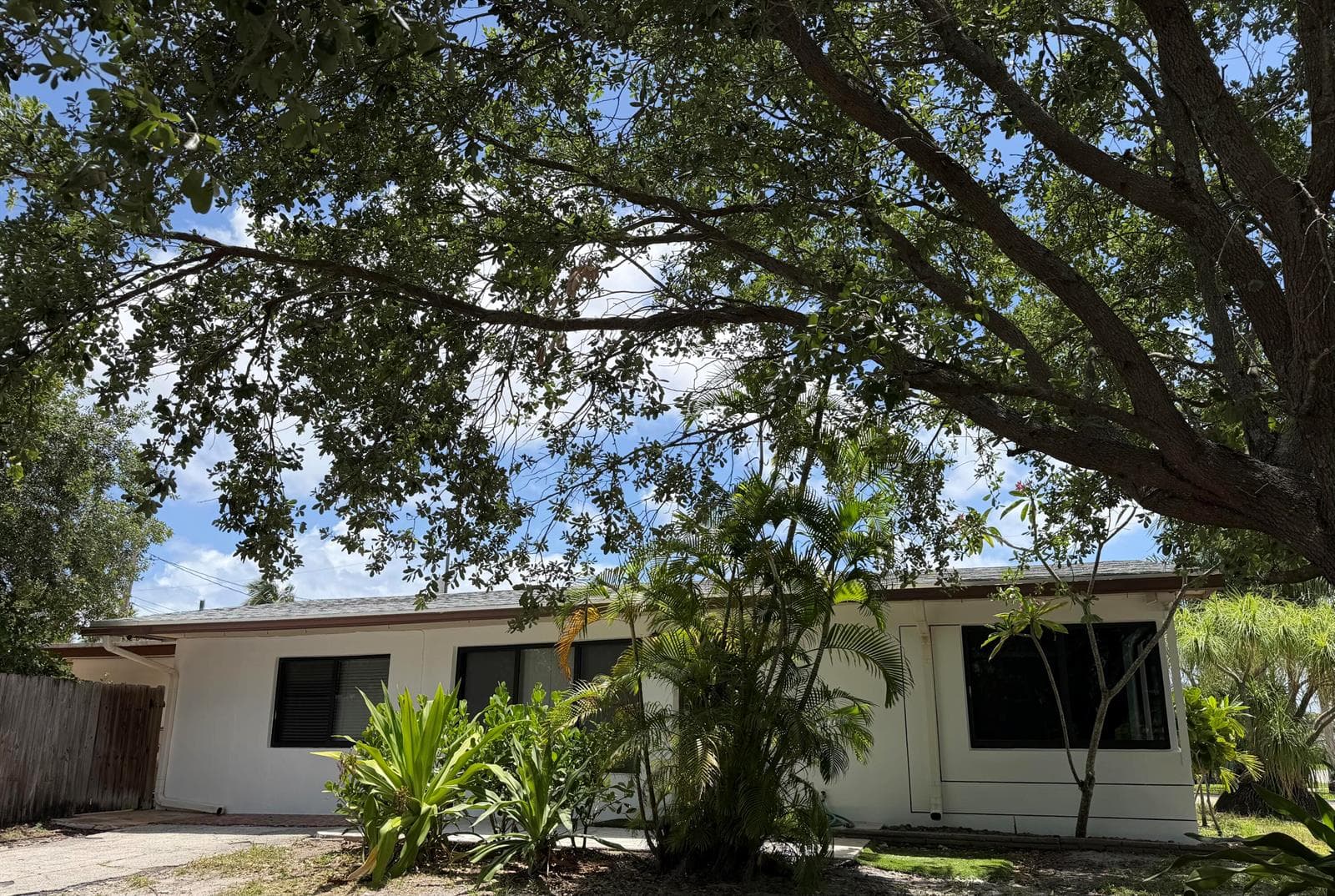 4250 NE 12th Avenue, Pompano Beach FL 33064