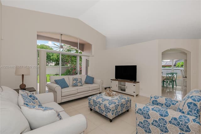 16269 SW 6th St, Pembroke Pines FL 33027 - Pembroke Pines, FL - Photo 5