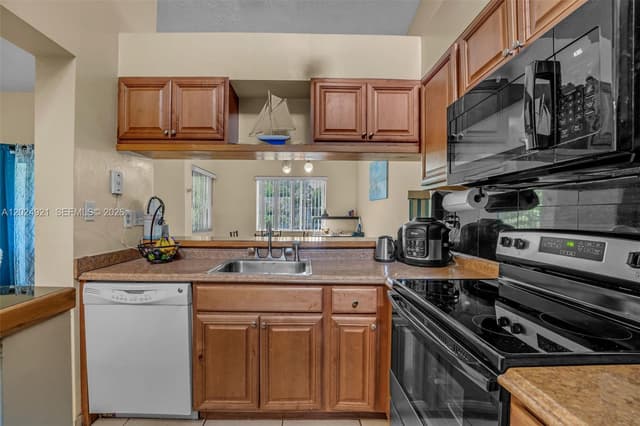 14018 SW 91st Ter # 14018, Miami FL 33186 - Miami, FL - Photo 4