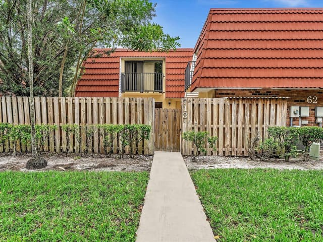 713 NW 99th Circle, Plantation FL 33324 - Plantation, FL - Photo 2