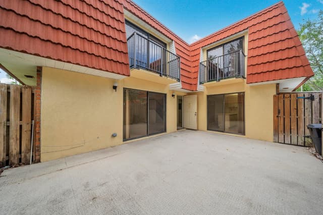 713 NW 99th Circle, Plantation FL 33324 - Plantation, FL - Photo 5