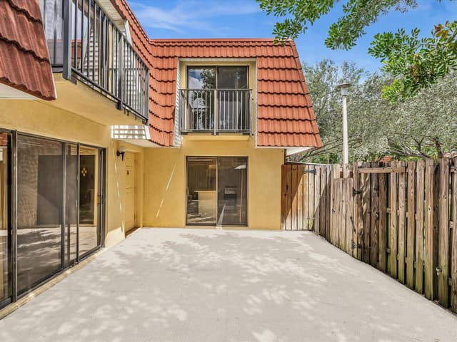 713 NW 99th Circle, Plantation FL 33324 - Plantation, FL - Photo 4