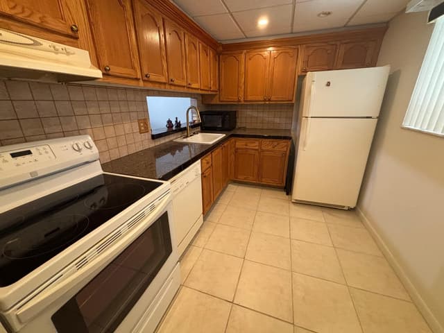 5340 Las Verdes Circle # 222, Delray Beach FL 33484 - Delray Beach, FL - Photo 5