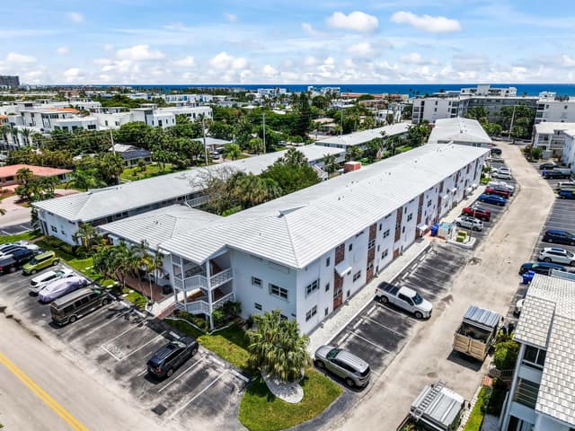 228 Hibiscus Avenue # 233, Lauderdale By The Sea FL 33308 - Lauderdale By The Sea, FL - Photo 2