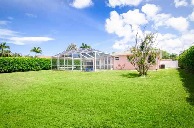 613 Oak Terrace, Jupiter FL 33458 - Jupiter, FL - Photo 2