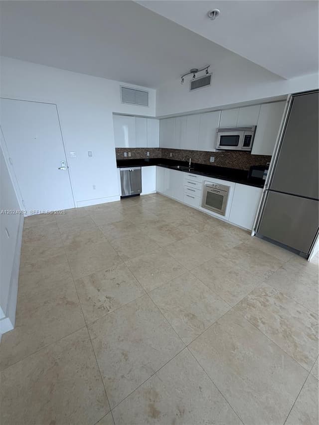 92 SW 3rd St # 3909, Miami FL 33130 - Miami, FL - Photo 2