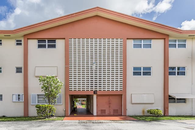 5300 Washington Street # E208, Hollywood FL 33021 - Hollywood, FL - Photo 3