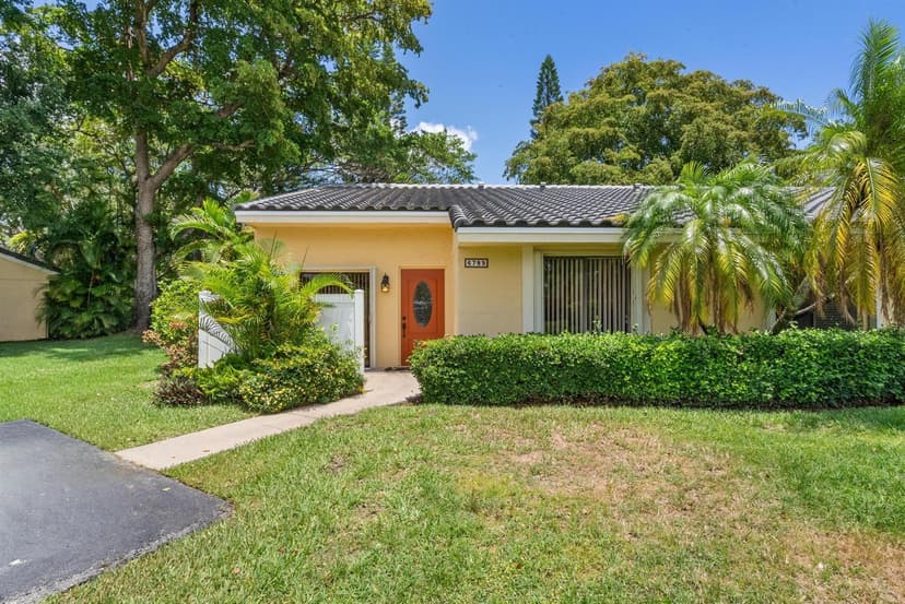 6789 Bridlewood Court, Boca Raton FL 33433