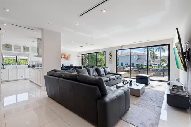 850 Washington St, Hollywood FL 33019 - Hollywood, FL - Photo 5