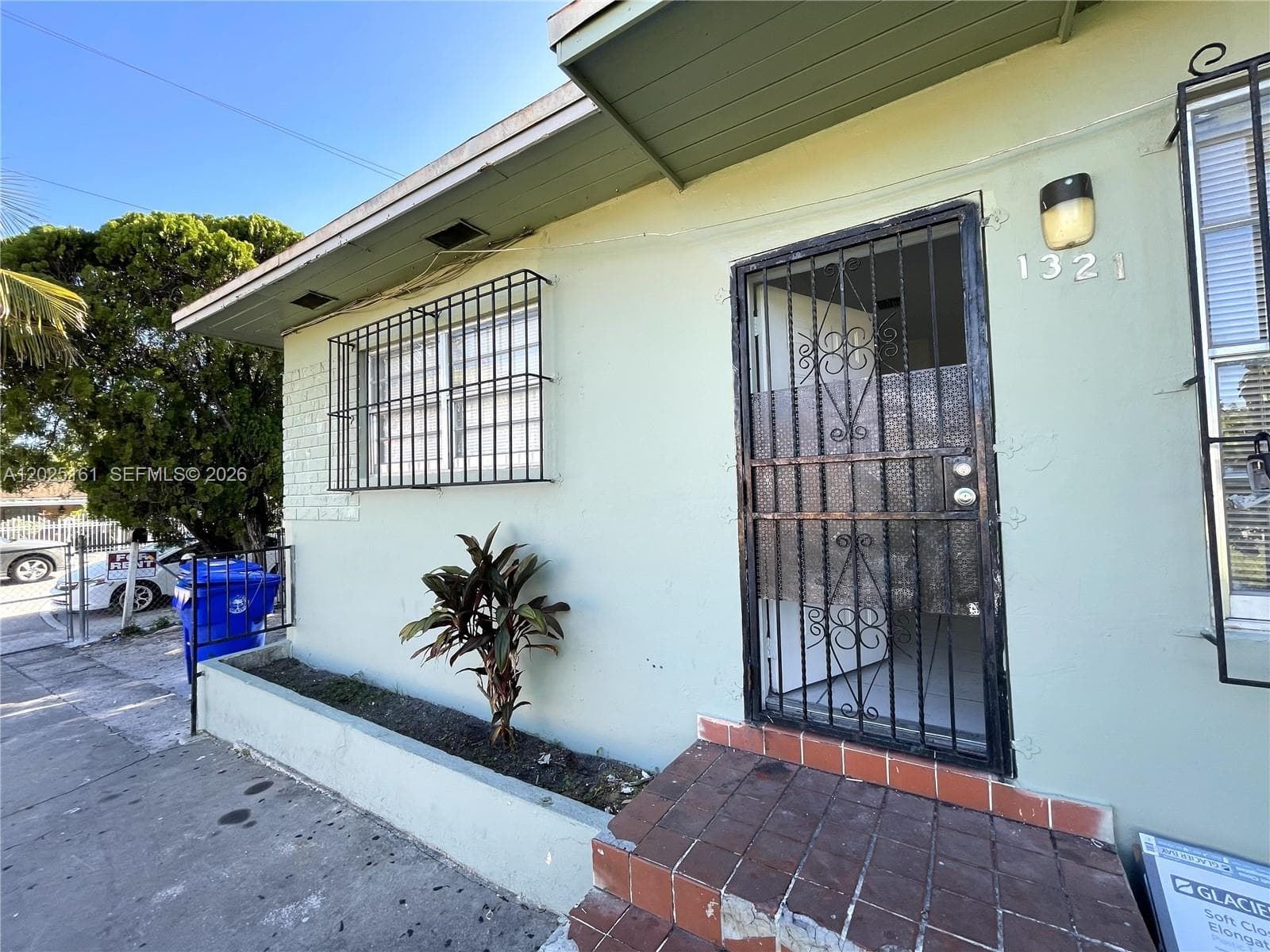 1321 NW 28th St, Miami FL 33142