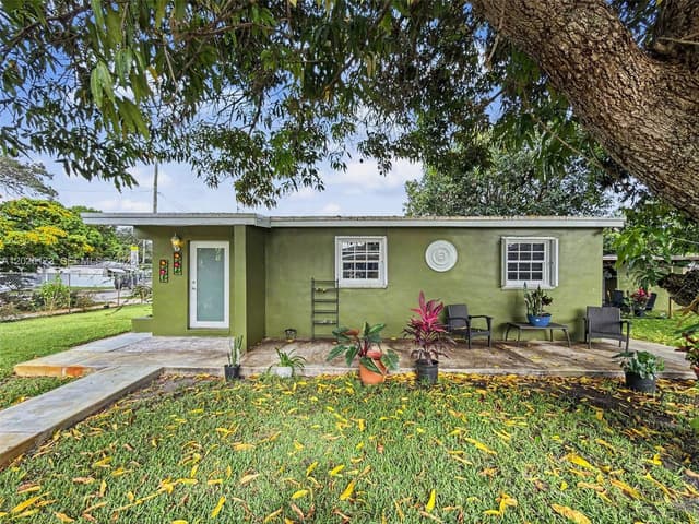 1901 NW 153rd St, Miami Gardens FL 33054 - Miami Gardens, FL - Photo 2