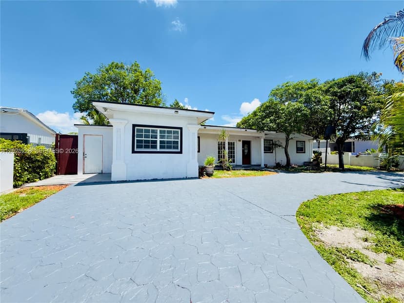 4521 NW 179th St, Miami Gardens FL 33055
