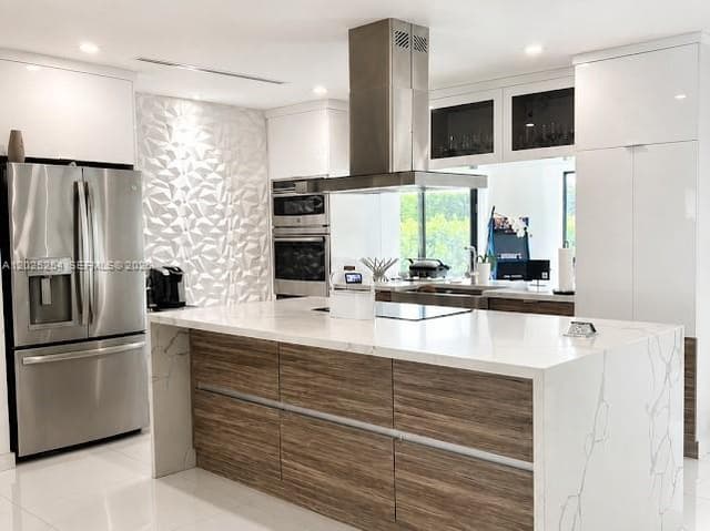 8490 NW 17th Ct, Pembroke Pines FL 33024 - Pembroke Pines, FL - Photo 2