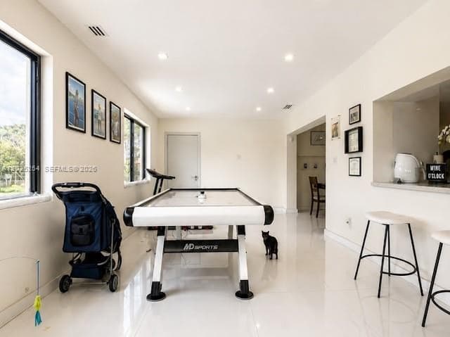 8490 NW 17th Ct, Pembroke Pines FL 33024 - Pembroke Pines, FL - Photo 6
