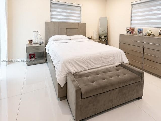 8490 NW 17th Ct, Pembroke Pines FL 33024 - Pembroke Pines, FL - Photo 5